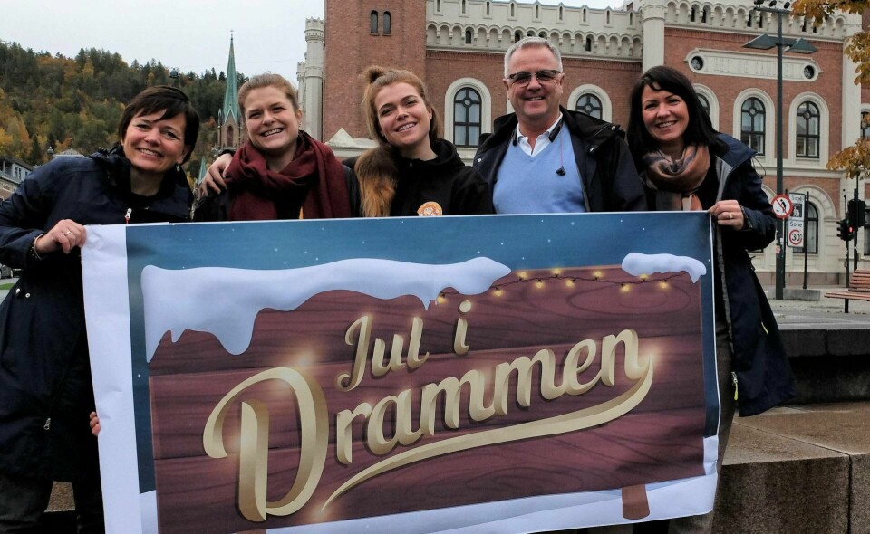 F.v.: Louise Winness Prestgard, Emma Moberg, Tessa Moberg, Rune Henning Olafsen og Helle-Stine Høvås har for lengst begynt å glede seg til jul. FOTO: PERNILLE VESTENGEN