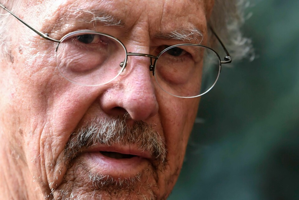 Nobelprisvinner i litteratur Peter Handke vil aldri mer snakke med journalister, sier han nå.