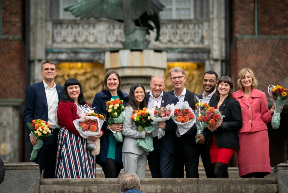 Oslos nye byråd. Fra venstre: Finansbyråd Einar Wilhelmsen (MDG). Victoria Marie Evensen (Ap), byråd for næring og eierskap, Hanna Marcussen (MDG) byråd for byutvikling, Lan Marie Nguyen Berg (MDG) byråd for miljø og samferdsel og byrådets nestleder, byrådsleder Raymond Johansen (Ap), Robert Steen (Ap) byråd for helse-, eldre og innbyggertjenester, Omar Samy Gamal (SV) byråd for arbeid, sosiale tjenester og mangfold, Rina Mariann Hansen (Ap) byråd for kultur, idrett og frivillighet og Inga Marte Thorkildsen (SV) byråd for oppvekst og kunnskap. FOTO: HEIKO JUNGE / NTB SCANPIX