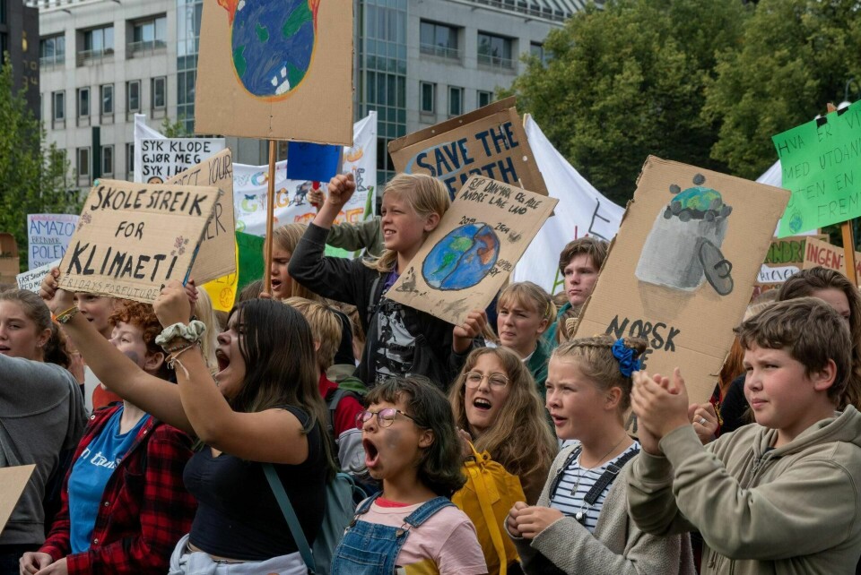 – Aldri før har så mange ungdommer møtt opp på aksjoner, konstaterer Gaute Eiterjord, leder i Natur og Ungdom. Slik så det ut utenfor Stortinget under skolestreiken i slutten av august. FOTO: JØRGEN NÆSS KARLSEN/NATUR OG UNGDOM