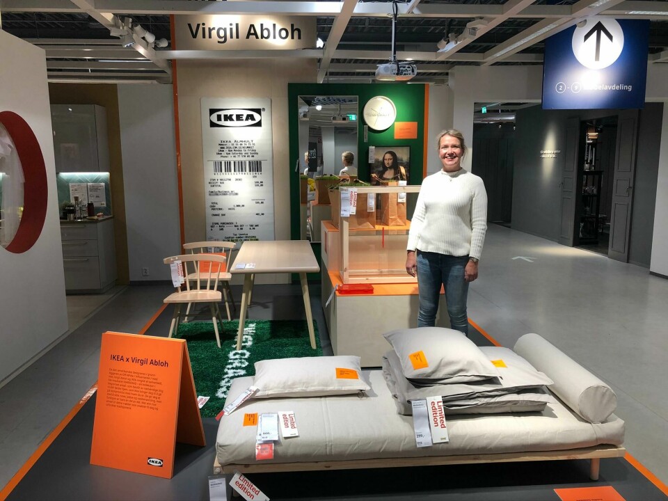 Gutta i lang kø utenfor Ikea for Virgil Abloh ###