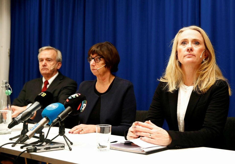 Det var mandag denne uka riksadvokat Tor-Aksel Busch (f.v.), Nav-direktør Sigrun Vågeng og arbeids- og sosialminister Anniken Hauglie fortalte det norske folk at Nav har feiltolket reglene for trygdedes rettigheter i forhold til reise til andre EØS-land. Siden har skandalen vokst.FOTO: TERJE PEDERSEN/NTB SCANPIX