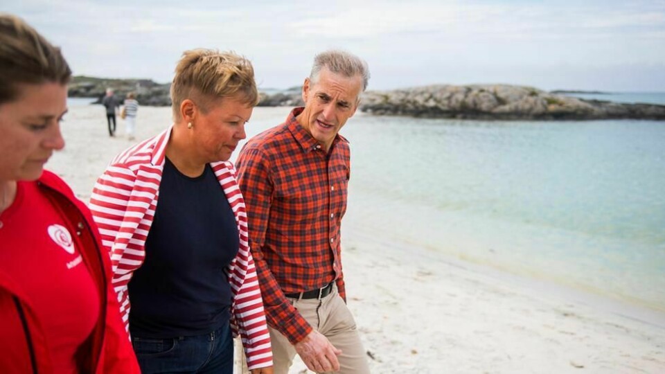Hege Haukeland Liadal (i midten) sammen med partileder Jonas Gahr Støre på Karmøy under valgkampen 2017.