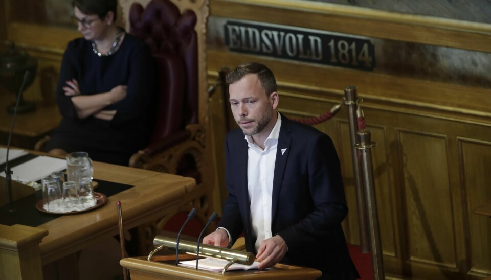Audun Lysbakken (SV) sier Stortinget ikke kan slå seg til ro med en gransking av Nav-skandalen initiert av regjeringen alene.