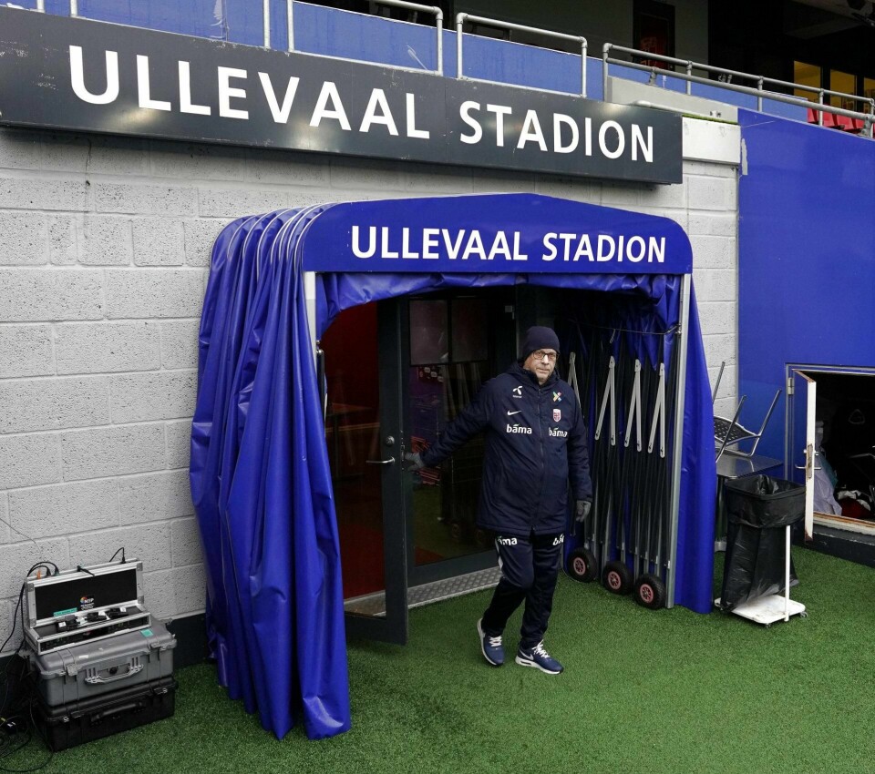 Lars Lagerbäck på vei inn til årets siste trening på Ullevaal torsdag.