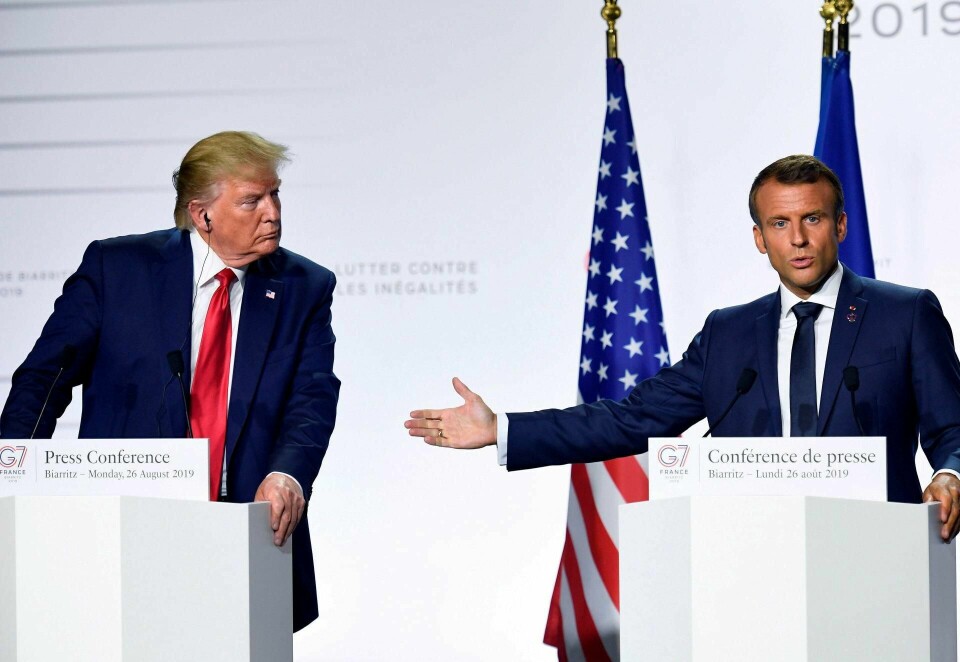 Frankrikes president Emmanuel Macron og USAs president Donald Trump. «Macron mener USAs president Trump ser NATO ikke bare som en forsvarsallianse – foreldet som sådan – men som et kommersielt prosjekt», skriver Sverre Lodgaard. Foto: Bertrand Guay/NTB scanpix
