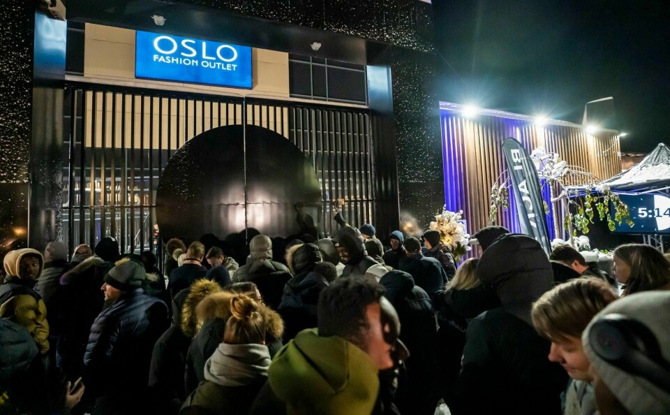 Hundrevis av kunder stormet butikkene i morgentimene på Oslo Fashion Outlet i Vestby på jakt etter gode tilbud i forbindelse med Black Friday.