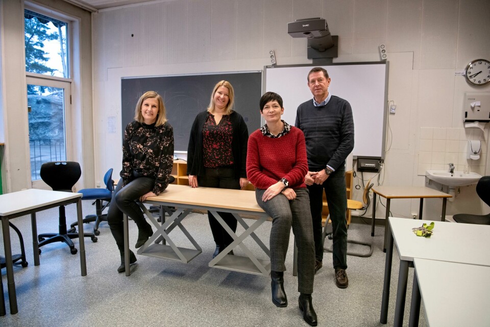 På nye Fjellhamar skole er lærere og ansatte sterkt delaktig i utformingen av skolen, og sin egen arbeidshverdag. Fra venstre rektor Marianne Egeberg Kolobekken, lærer og hovedverneombud Elisabeth Ramstad Larsen, skolesjef Camilla Sandstrøm Mathiassen og prosjektleder Steen Blach Sørensen. Fjellhamar skole. F.v.: rektor Fjellhamar skole, Marianne Egeberg Kolobekken, lærer Fjellhamar skole og hovedverneombud, Elisabeth Ramstad Larsen, skolesjef, Camilla Sandstrøm Mathiassen og
prosjektleder Steen Blach Sørensen.