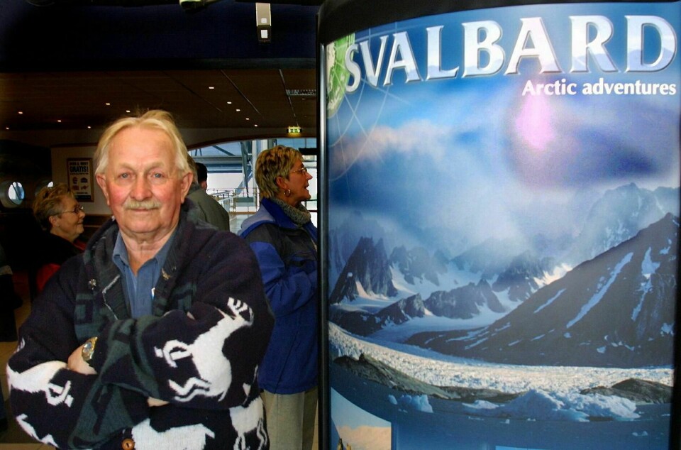 Berner Larsen var et godt eksempel på at de fleste mennesker har flere sider enn bare dem som er mest synlige ved første øyekast. Han var også glødende opptatt av norske veteraner både fra 2. verdenskrig og Kings Bay-ulykken på Svalbard. I 1995 ble Berner Larsen hedret med den høyeste utmerkelse en norsk soldat kan få i fredstid, «Forsvarsmedaljen i gull med laurbærgren». Foto: Jan-Morten Bjørnbakk/NTB scanpix