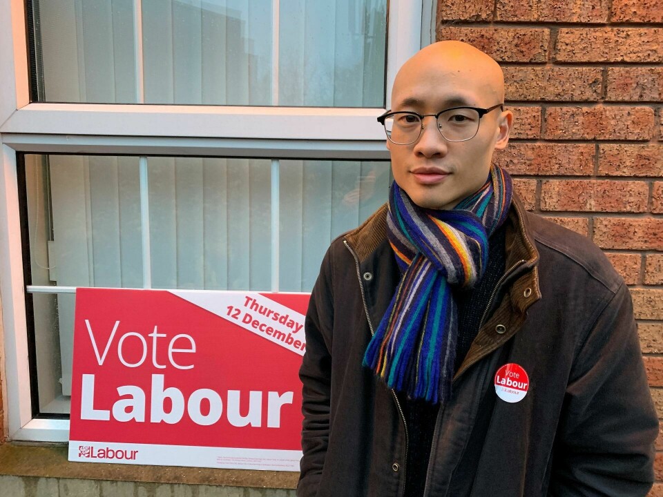 James Wan har reist helt fra London for å drive valgkamp i Crewe and Nantwich. Labour sender aktivistene der de trengs mest nå. Foto: Åsne Gullikstad James Wan har reist helt fra London for å drive valgkamp i Crewe and Nantwich. Labour sender aktivistene der de trengs mest nå. Foto: Åsne Gullikstad