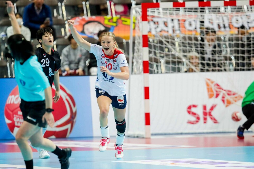 Stine Bredal Oftedal jubler under VM-kampen i håndball mot Sør-Korea. Foto: Vidar Ruud / NTB scanpix