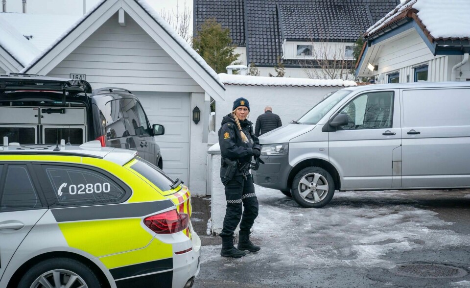 Laila Anita Bertheussen er siktet for å ha tent på parets bil natt til 10. mars for å vekke mistanke om at en straffbar handling er begått, uten at den er det.