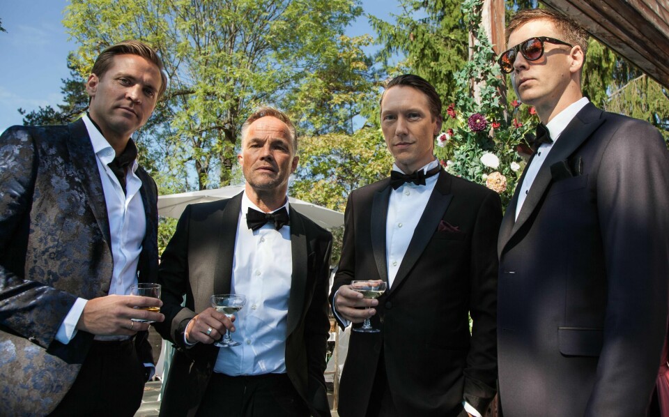 NRK Drama vil ha mer ekstrem vestkantlivsstil i «Exit 2». Men det blir en stund å vente. Den neste sesongen med Henrik (Tobias Santelmann), Jeppe (Jon Øigarden), Adam (Simon Berger) og William (Pål Sverre Hagen) kommer ikke før i 2021.