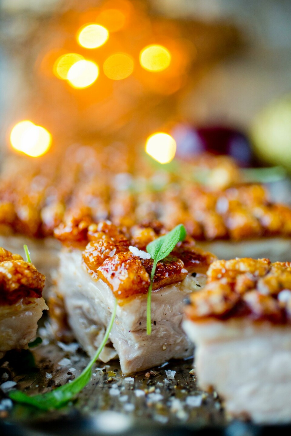 Gi kjøttet tid, er Saras beste tips! Mat til Julaften laget av VGs kokk Lise Finckenhagen.
Julaftenmaten. Mat til den store dagen. Familiemat.
Ribbe.
FOTO: SARA JOHANNESSEN / VG