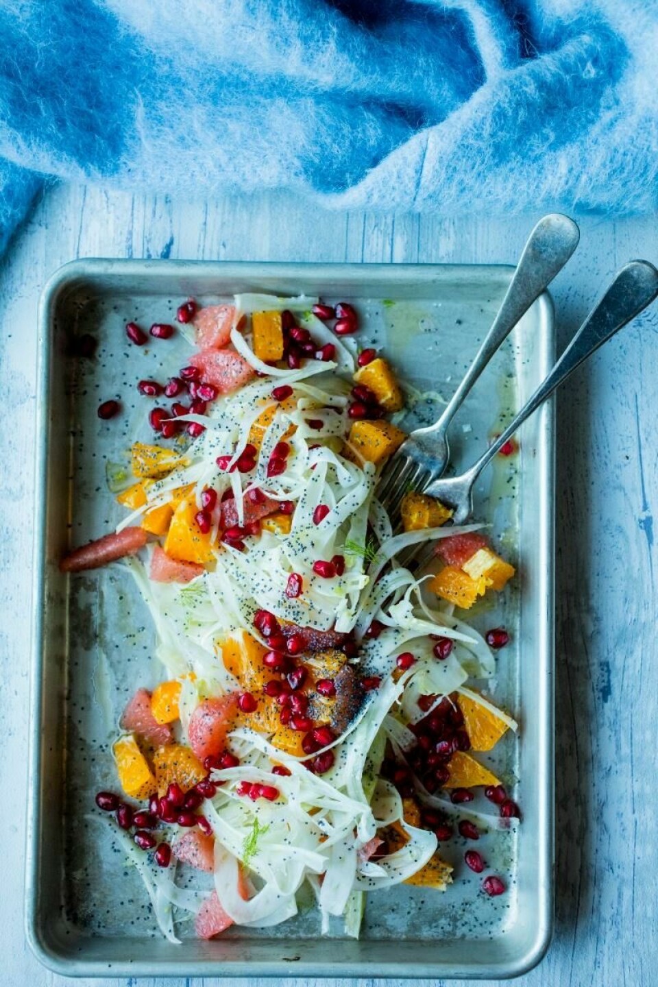 Appelsin, fennikel og granateple kler både ribbe, pinnekjøtt og kalkun. Appelsin, fennikel og granateple kler både ribbe, pinnekjøtt og kalkun.