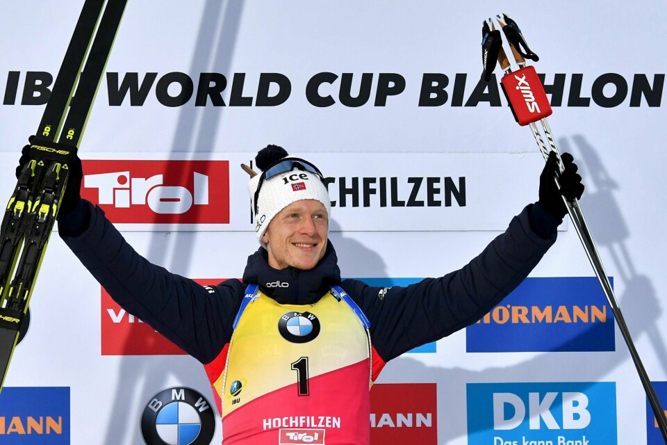 Johannes Thingnes Bø går fra seier til seier i vant stil. Foto: Kerstin Joensson / AP / NTB scanpix