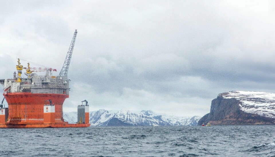 Arkivbilde: Goliat-plattformen på vei inn til Hammerfest. Den er verdens største i sitt slag og spesialkonstruert for tøffe forhold i Barentshavet.