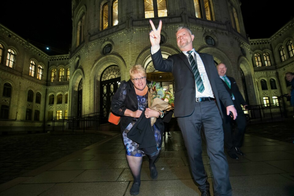 Jan-Christian Kolstø gir seg som statssekretær og rådgiver i Venstre. Her er han sammen med daværende leder Trine Skei Grande under valgnatta i 2017.
