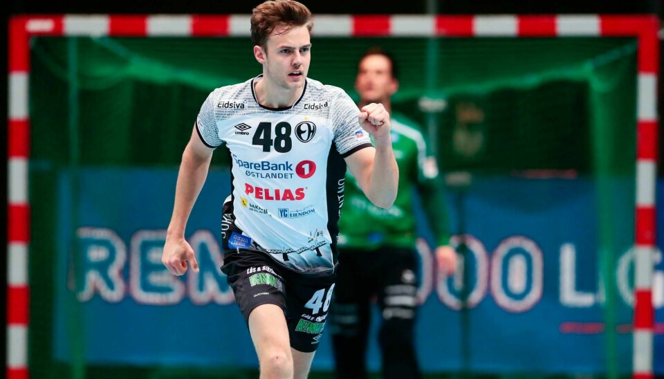 Elverums Sigvaldi Gudjonsson jubler for en scoring i eliteseriekampen i håndball mellom Drammen og Elverum i Drammenshallen lørdag