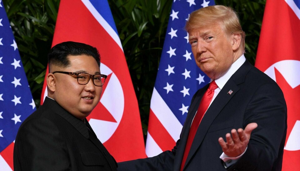 Hva kan skje om en stadig mer presset president Donald Trump (t.v.) føler seg forrådt av sin «spesielle» venn Kim Jong-un, undrer Even Hellan Larsen. Foto: Saul Loeb/NTB scanpix