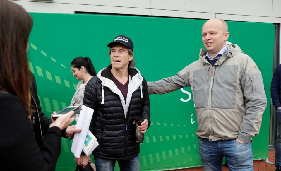 Jan Bøhler stiller til valg for Senterpartiet. Her er han på Oslo Sps pressekonferanse om nominasjonen sammen med Sp-leder Trygve Slagsvold Vedum ved Grorud flerbrukshus. Oslo 20201001. Jan Bøhler stiller til valg for Senterpartiet. Oslo Sp holder pressekonferanse om nominasjonen. Leder av nominasjonskomiteen Vebjørn Varlid, leder av Oslo Sp, Bjørg Sandkjær og Sp-leder Trygve Slagsvold Vedum er til stede under pressekonferansen på Grorud flerbrukshus.Foto: Berit Roald / NTB
