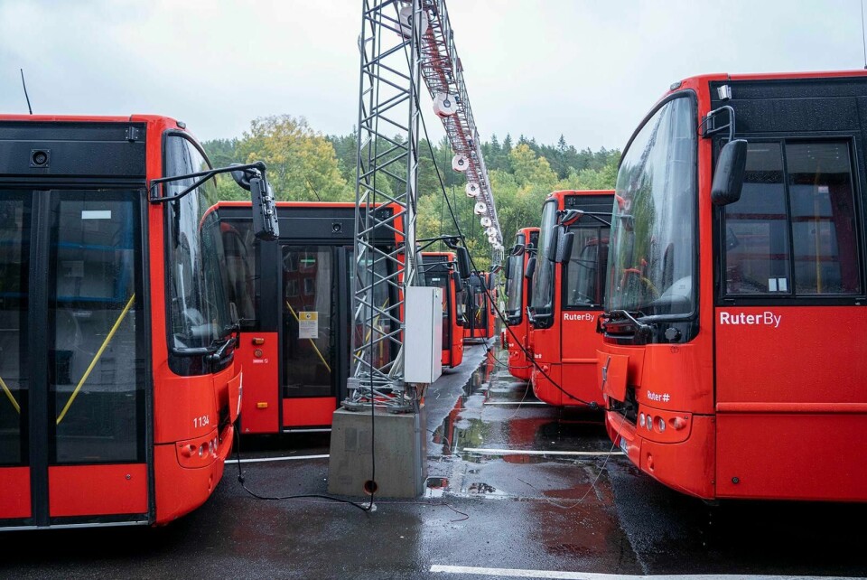 Unibuss-busser parkert på Rosenholm i Oslo under streiken. 11 dagers streik var det som skulle til for å gi bussjåførene deler av det de har vært lovet. Foto: Heiko Junge/NTB