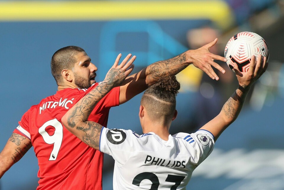 Fulhams Aleksandar Mitrovic blir en sentral mann for Serbia mot Norge. Foto: Carl Recine / Pool via AP / NTB
