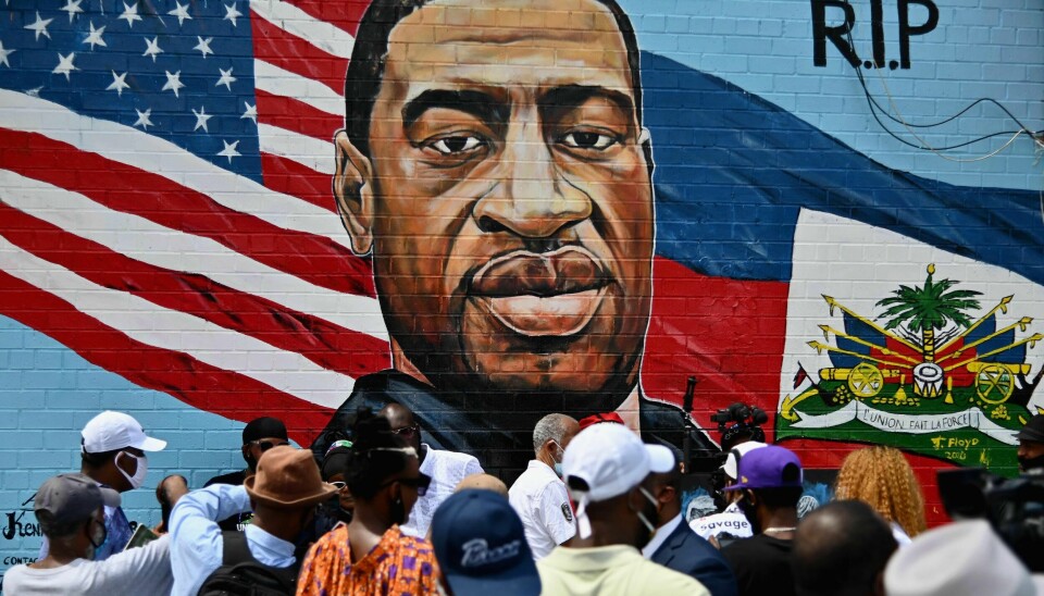 Portrett av av George Floyd i sentrum av Minneapolis. Foto: AFP