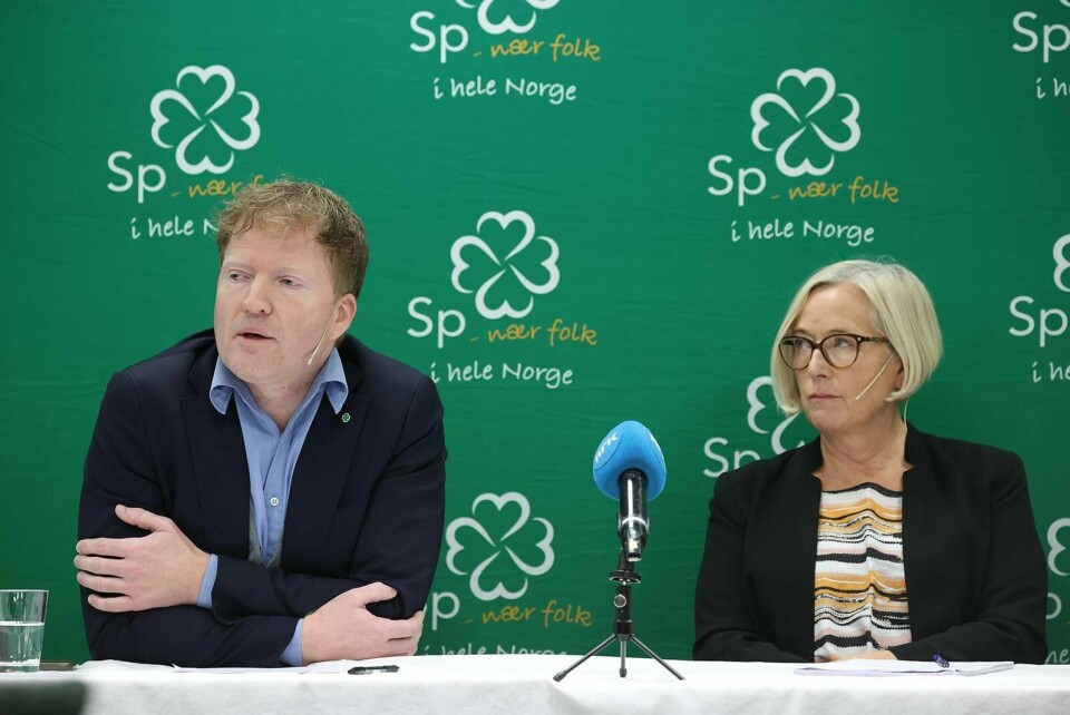 Sigbjørn Gjelsvik (t.v.) og Marit Arnstad presenterte torsdag Senterpartiets nye prinsipp- og handlingsprogram. Foto: Ørn E. Borgen/NTB