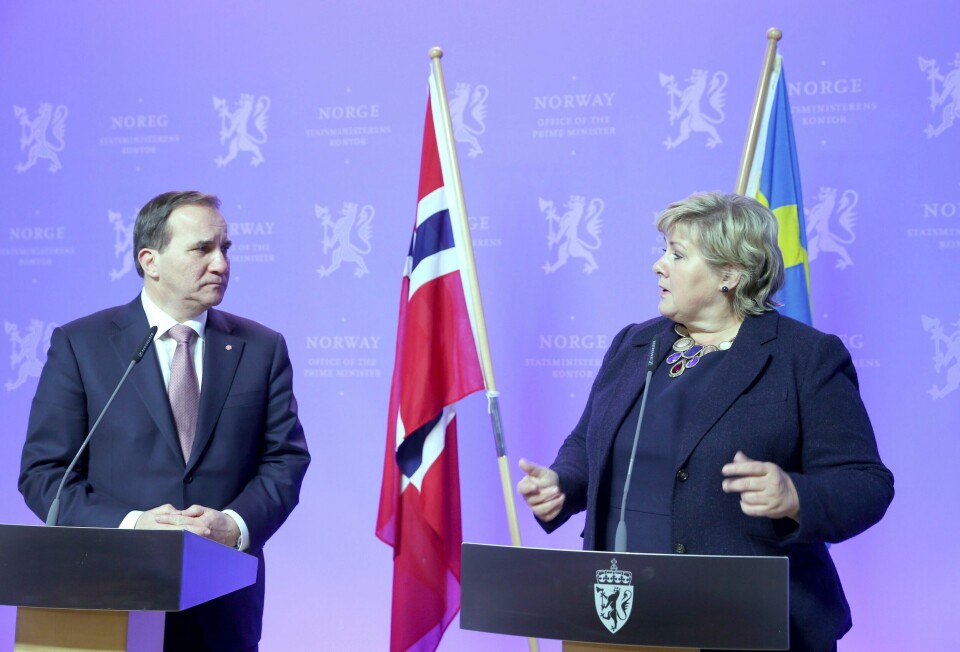 Sveriges statsminister Stefan Löfven graver langt dypere i lommene for naturen, enn det Erna Solberg gjør, i forslaget til neste års statsbudsjett. Oslo 20141111.
Statsminister Erna Solberg møtte tirsdag Sveriges statsminister Stefan Löfven på statsministerens kontor.
Foto: Terje Pedersen / NTB