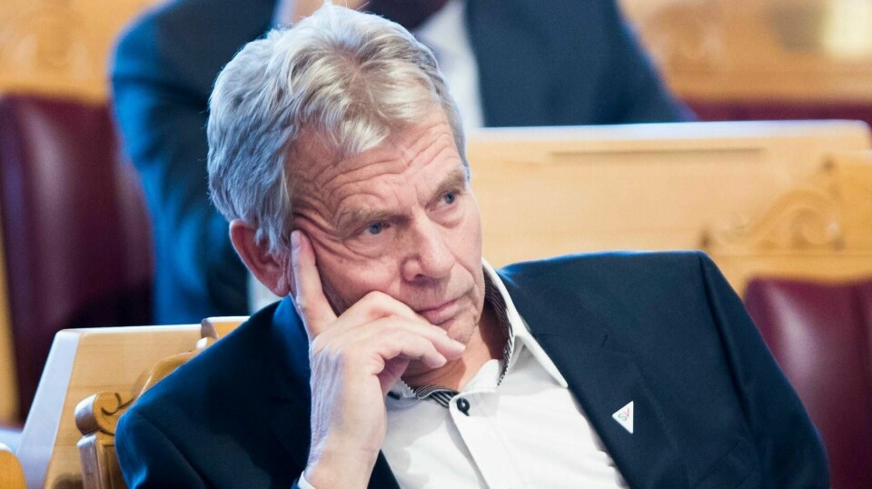 SVs stortingsrepresentant Arne Nævra vil ha hjelp fra Høyesterett til å vurdere om fjerde jernbanepakke er forenlig med Grunnloven.