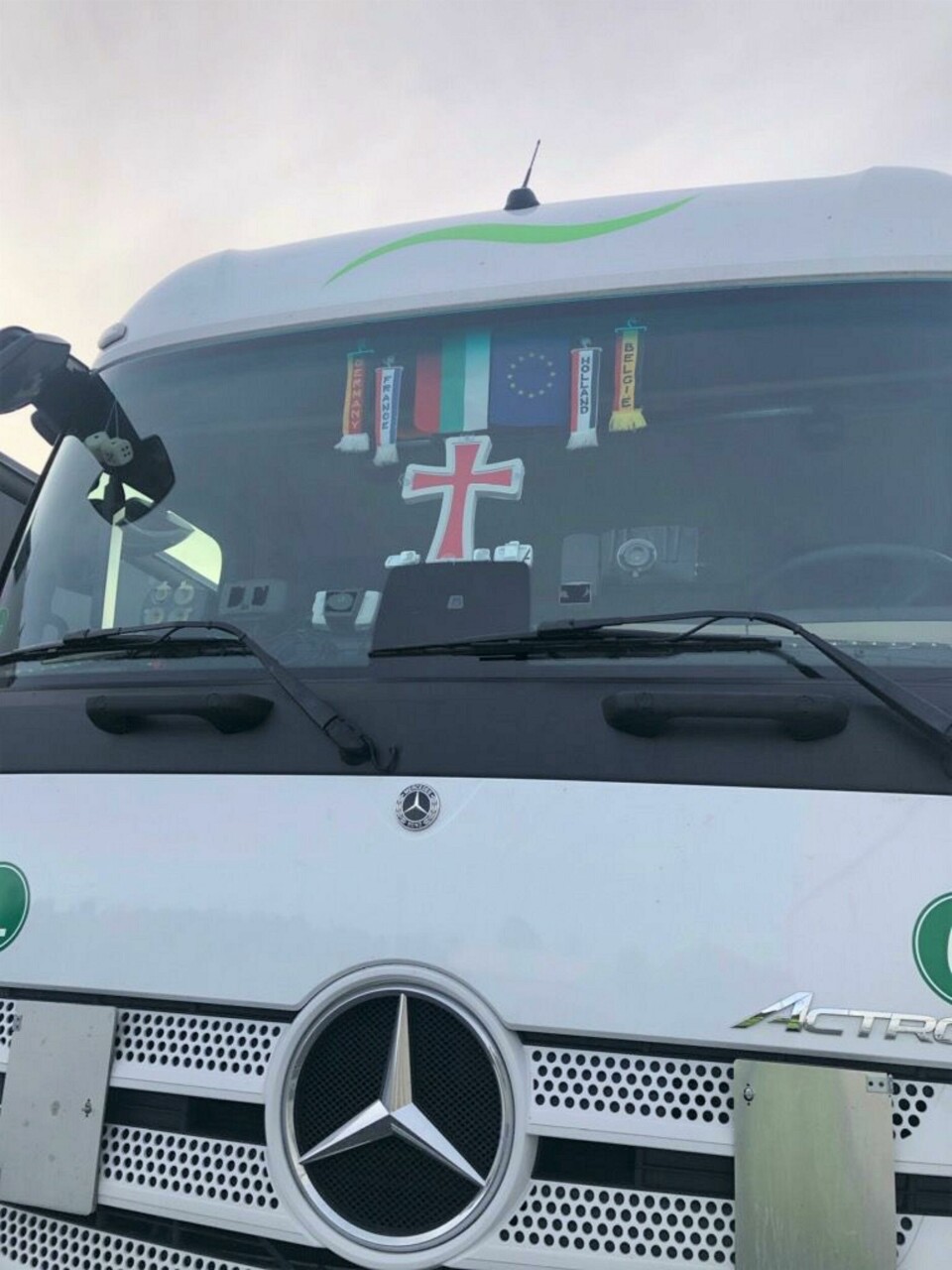 Også denne tungbilen fikk kjøreforbud etter å ha kommet inn i Norge over Svinesund mandag. Også denne tungbilen fikk kjøreforbud etter å ha kommet inn i Norge over Svinesund mandag.