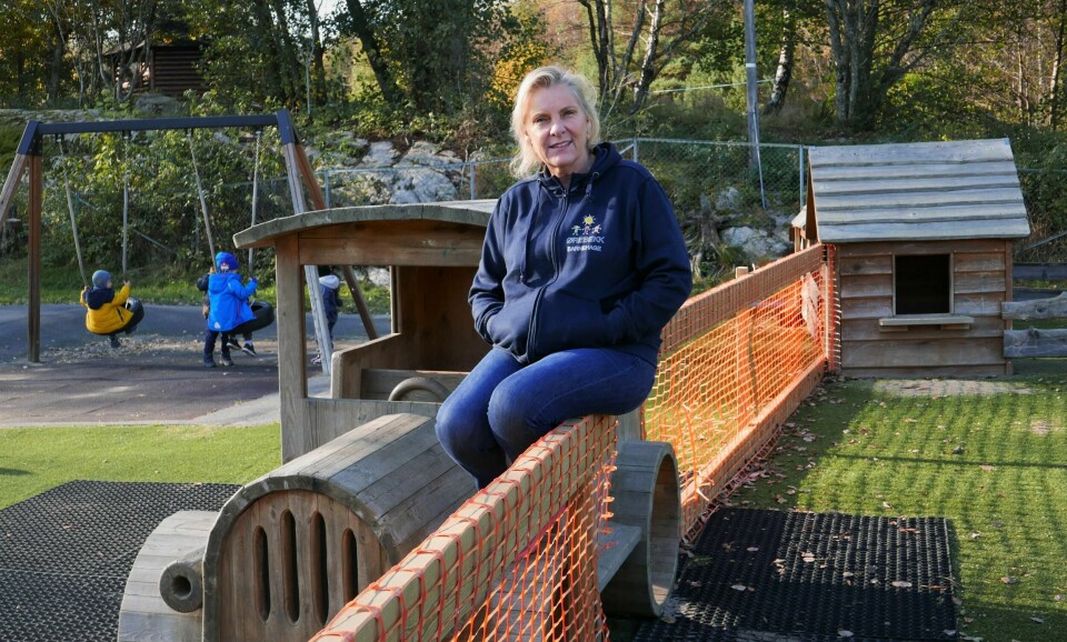 Forskjellen i smittevernpraksis inne i barnehagene og på barnas fritid er blitt så parakdoksalt store at det er på tide at barna får slippe å hate barnehagen på grunn av kohortene som skiller dem fra vennene. Det mener daglig leder Sunniva Rønning Skåre i Ørebekk barnehage i Fredrikstad.