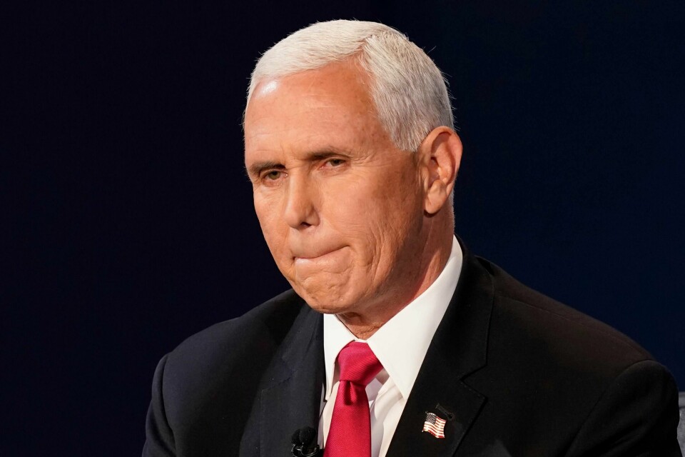 Visepresident Mike Pence deltar etter planen ikke når Amy Coney Barrett blir godkjent som nye høyesterettsdommer. Foto: Patrick Semansky / AP / NTB