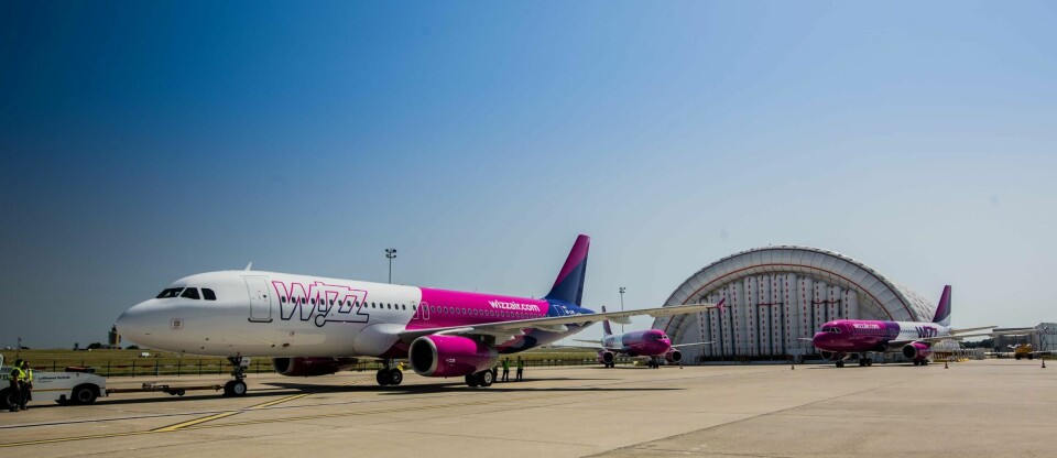 FriFagbevegelse har sett kontrakter hvor styrmenn direkte ansatt i Wizz Air har 11.000 kroner i månedslønn. Arbeidstiden er 40 timer i uka.