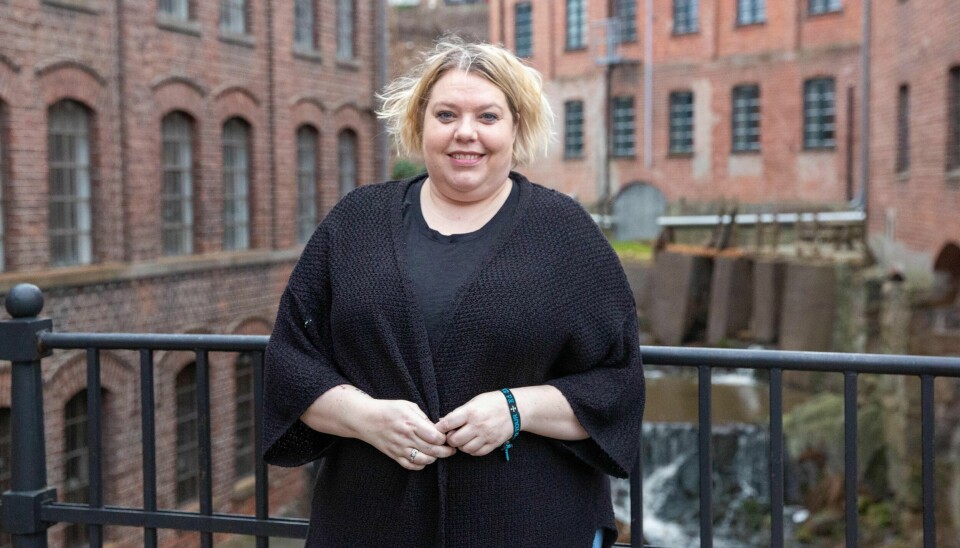 - Vi ser virkeligheten, der særlig barn sliter hardt på grunn av foreldrenes dårlige økonomi. Byens politikere kan ikke godta at lavinntektsfamilier blir ytterligere rammet, slik kommunedirektøren legger opp til, sier Cecilie Aas Kuhl i den frivillige organisasjsinen 'Hjelp oss å hjelpe'.