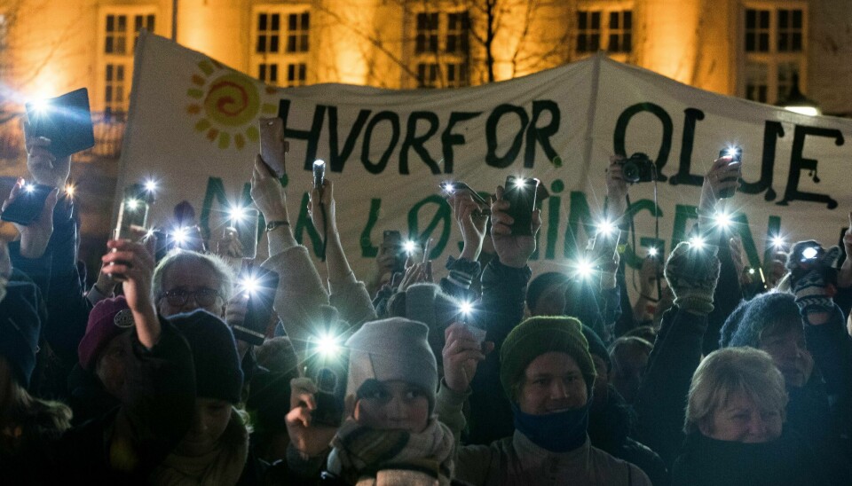 Klimaaktivister håper Høyesterett kan hjelpe dem i kampen for å stanse oljeutvinningen i Norge. Bildet er tatt under en demonstrasjon til støtte for klimasøksmålet i fjor.