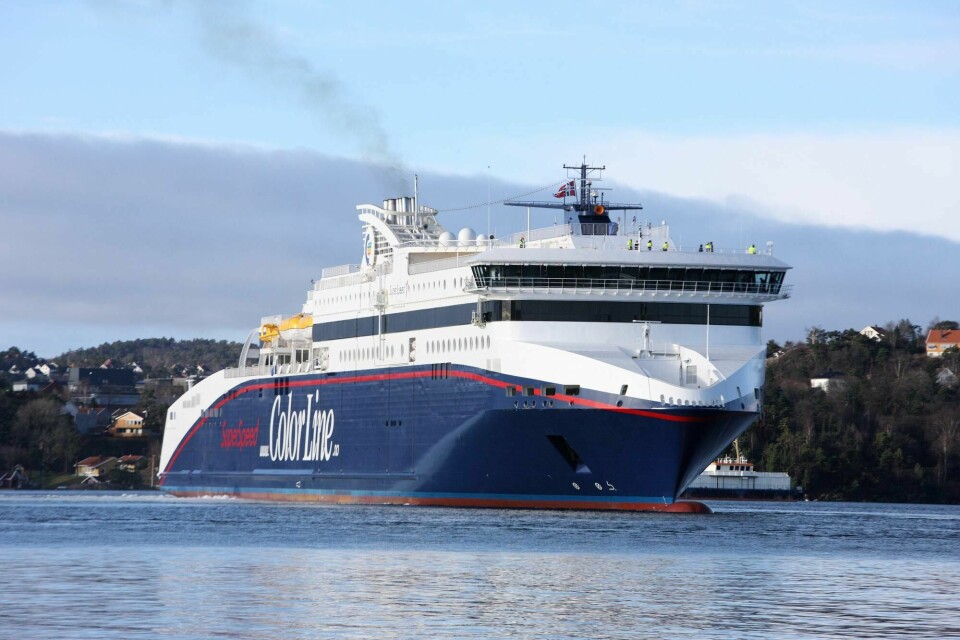 Color Line mener de nye innstrammingene forbyr vanlig passasjertrafikk med ferje mellom Danmark og Norge.