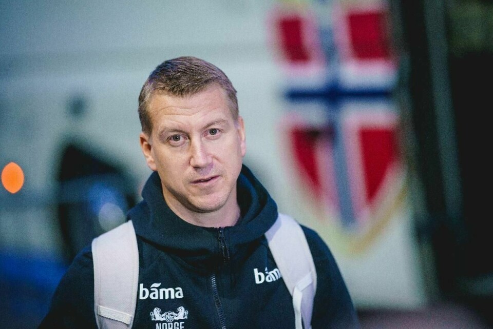 Vikarierende A-landslagstrener Leif Gunnar Smerud fikk bare med seg en keeper på flyet til Østerrike.
