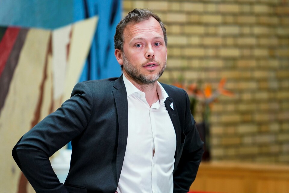 Oslo 20200424. SV-leder Audun Lysbakken i Vandrehallen i Stortinget mens han venter på å få kommentere regjeringens forslag til ny forvaltningsplan for Barentshavet. Pressemøtet finner sted i Vandrehallen i Stortinget fredag.Foto: Håkon Mosvold Larsen / NTB Oslo 20200424. SV-leder Audun Lysbakken i Vandrehallen i Stortinget mens han venter på å få kommentere regjeringens forslag til ny forvaltningsplan for Barentshavet. Pressemøtet finner sted i Vandrehallen i Stortinget fredag.Foto: Håkon Mosvold Larsen / NTB