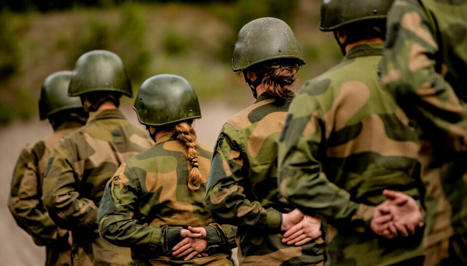 Mer personell. SV og Ap fikk igjennom at Forsvaret i hvert fall ansetter 250 mer i 2021, enn det regjeringen la opp til. Men egentlig ville de ha 500.