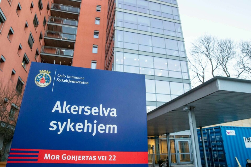 En beboer ved Akerselva sykehjem i Oslo som var syk med covid-19, døde torsdag.