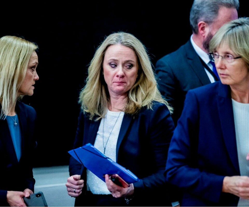 Nina Kraugerud Ertzaas, arbeids-og sosialminister Anniken Hauglie og Eli Telhaug (t.h.) i høringen om trygdeskadalen i Stortingets kontroll- og konstitusjonskomité. Foto: Stian Lysberg Solum/NTB