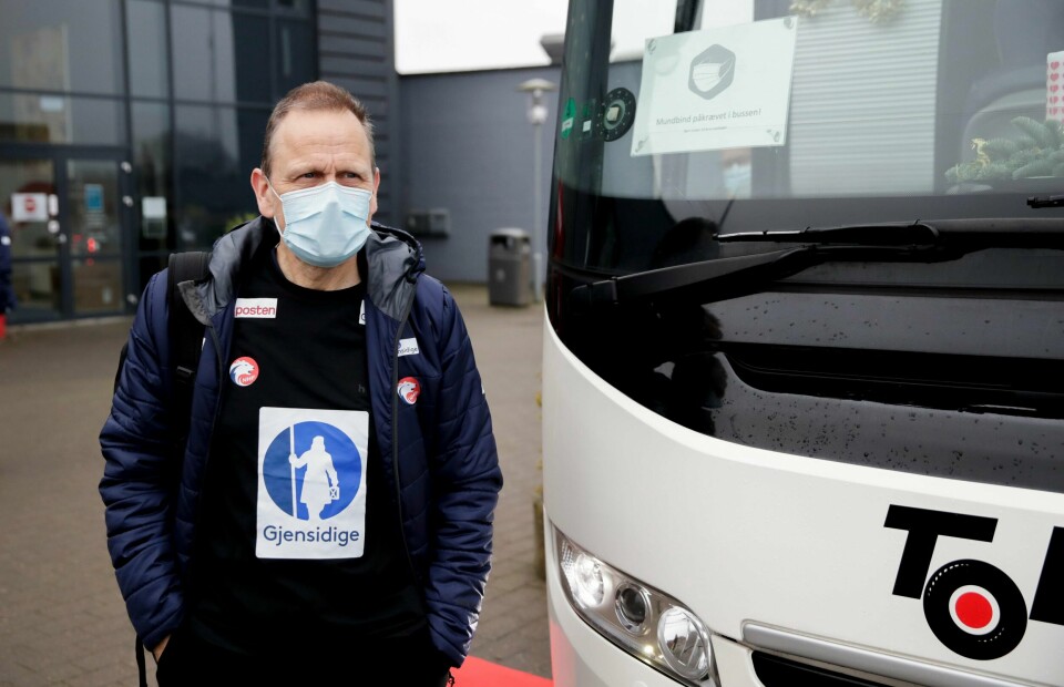 Thorir Hergeirsson utenfor hotellet i Kolding der EM begynner torsdag.