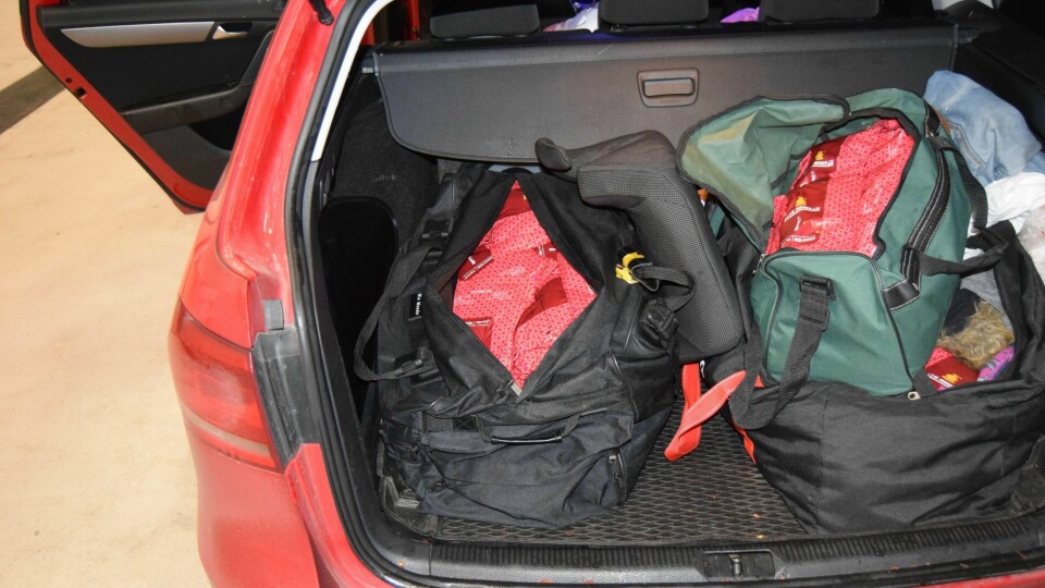 Bilen var lastet med totalt 301,46 kilo frukttobakk, som regnes som et nytt tobakksprodukt, og derfor er ulovlig å innføre i Norge.