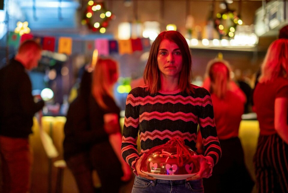 Johannes romantiske julestri fortsetter i en ny sesong av «Hjem til jul» på Netflix. Premiere 18. desember. Foto: Netflix Johannes romantiske julestri fortsetter i en ny sesong av «Hjem til jul» på Netflix. Premiere 18. desember. Foto: Netflix