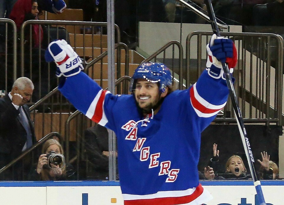 Mats Zuccarello har akkurat scoret i Madison Square Garden i natt. FOTO: BRUCE BENNETT/GETTY IMAGES/NTB SCANPIX