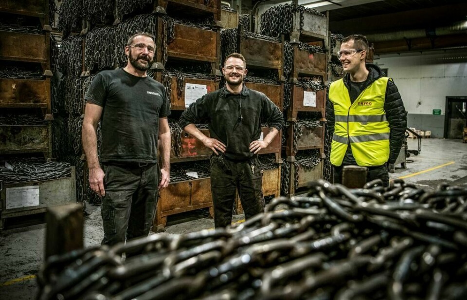 Kevin mister feriepenger fordi han var permittert. Nå deler kollegaene av sin pott ###