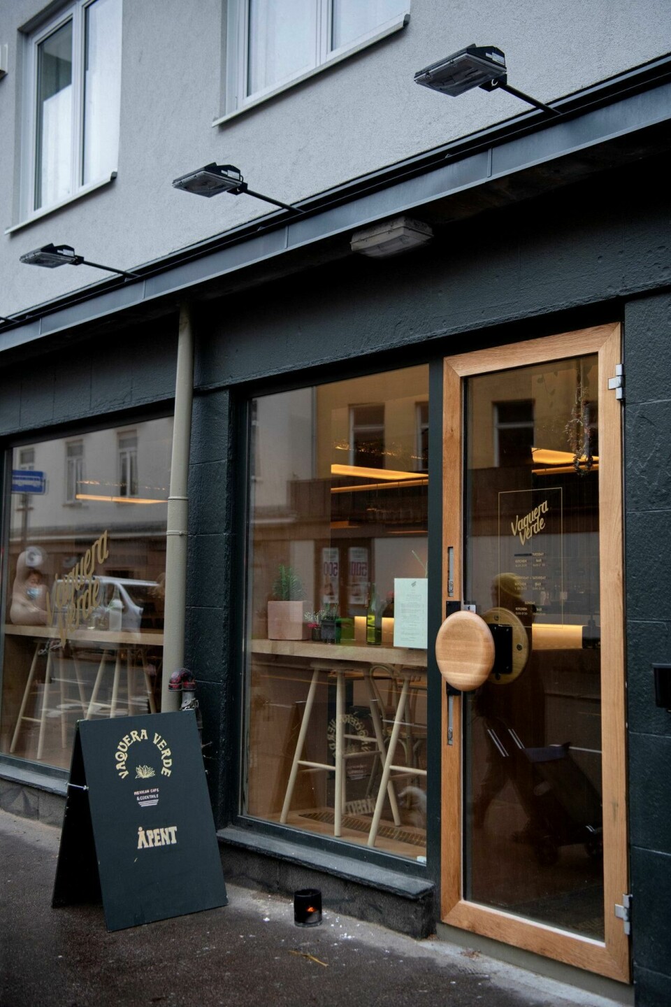 Vaquera verde på St. Hanshaugen åpnet for en måneds tid siden, som en grønn, mexicansk nabolagskro. Basert på besøket denne fredagskvelden, er restauranten i ferd med å bli akkurat det.Foto: Mimsy Møller Vaquera verde på St. Hanshaugen åpnet for en måneds tid siden, som en grønn, mexicansk nabolagskro. Basert på besøket denne fredagskvelden, er restauranten i ferd med å bli akkurat det.Foto: Mimsy Møller