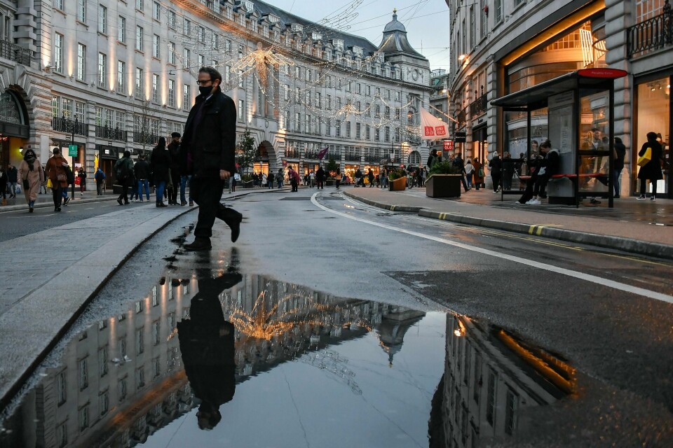 I London innføres det nå enda strengere koronatiltak etter funn av en ny og mer smittsom variant av viruset.